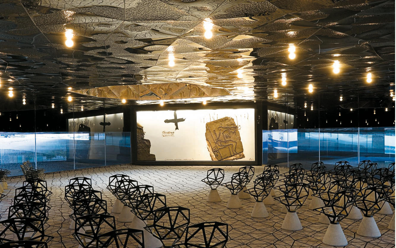 乐竞平台 - 坐具|餐椅|办公家具|设计师家具|几何餐椅